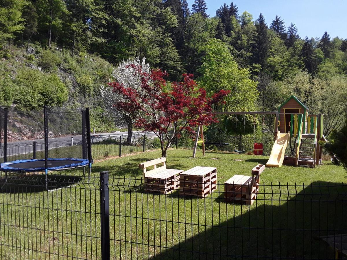 Apartmaji Tisa In Zana Rovte المظهر الخارجي الصورة