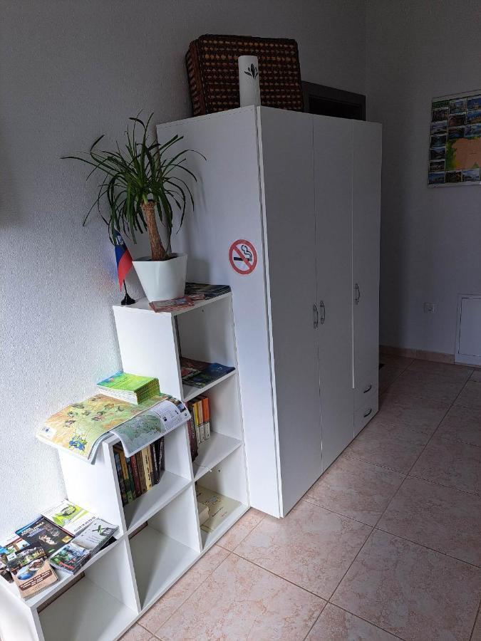 Apartmaji Tisa In Zana Rovte المظهر الخارجي الصورة